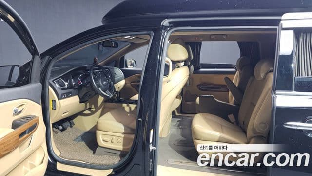 Kia All New Carnival Prestige, 2018 10