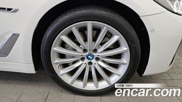 BMW 5시리즈 (G30) Luxury, 2023 все фото
