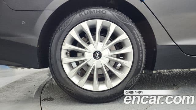 Hyundai LF Sonata LPI Modern(для людей с инвалидностью), 2015 все фото