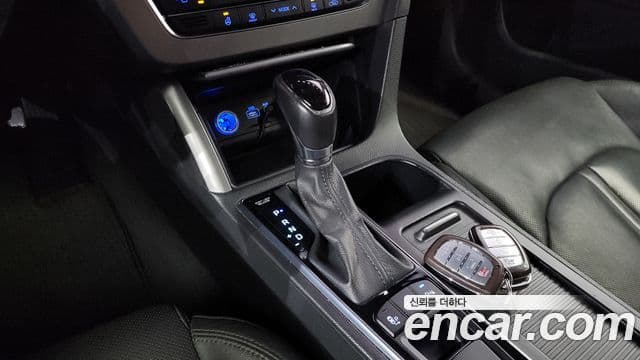 Hyundai LF Sonata LPI Modern(для людей с инвалидностью), 2015 9