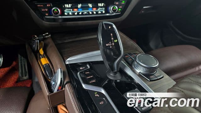 BMW 5시리즈 (G30) 520d M Sport Plus, 2017 9