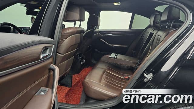 BMW 5시리즈 (G30) 520d M Sport Plus, 2017 12