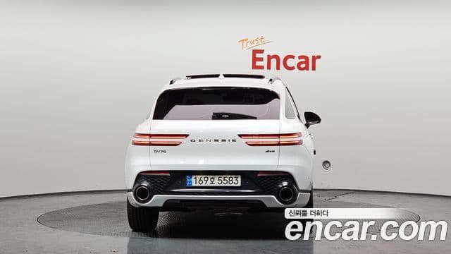 Genesis GV70, 2022 4