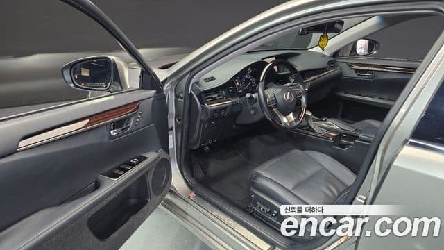 Lexus New ES300h XV60, 2016 10