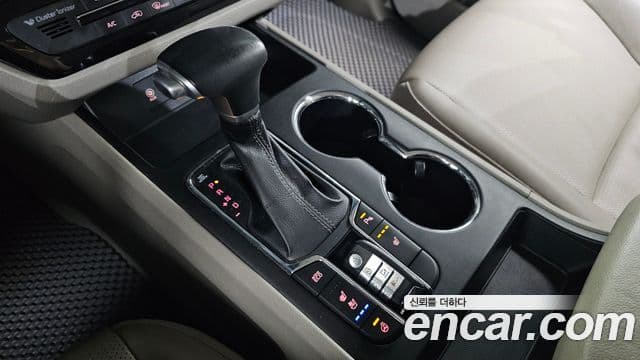 Kia The / новый New Carnival Luxury, 2020 9