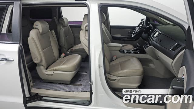 Kia The / новый New Carnival Luxury, 2020 11