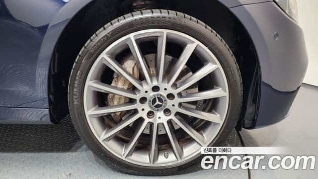 Mercedes-Benz E-класс W213 AMG Line, 2022 все фото