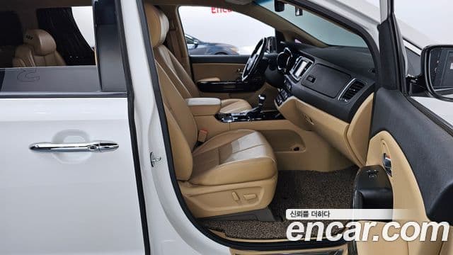 Kia The / новый New Carnival Noblesse Special, 2019 11