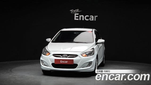 Hyundai Accent(новый кузов / новое поколение) 1.6 GDI top, 2011 3
