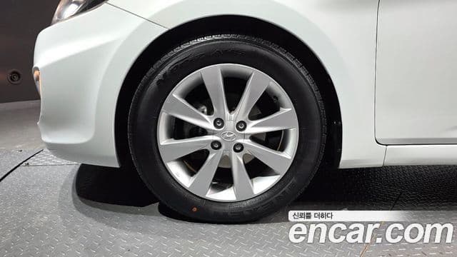 Hyundai Accent(новый кузов / новое поколение) 1.6 GDI top, 2011 все фото