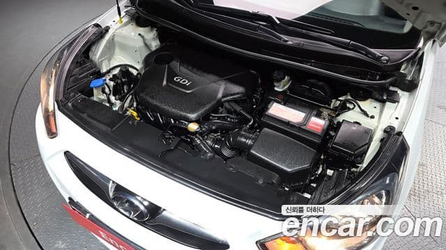 Hyundai Accent(новый кузов / новое поколение) 1.6 GDI top, 2011 6