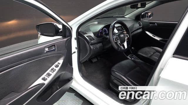 Hyundai Accent(новый кузов / новое поколение) 1.6 GDI top, 2011 11