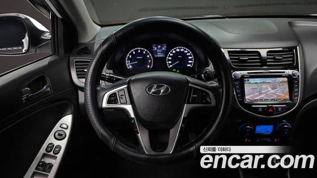 Hyundai Accent(новый кузов / новое поколение) 1.6 GDI top, 2011 13