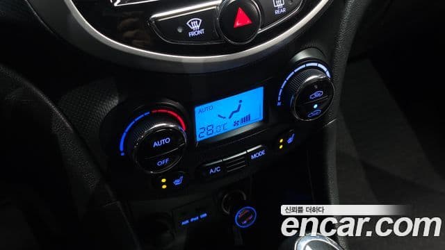 Hyundai Accent(новый кузов / новое поколение) 1.6 GDI top, 2011 18