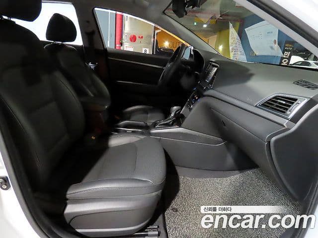 Hyundai Avante AD 1.6 GDI Value Plus, 2018 8