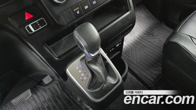 Hyundai Staria Smart, 2023 9