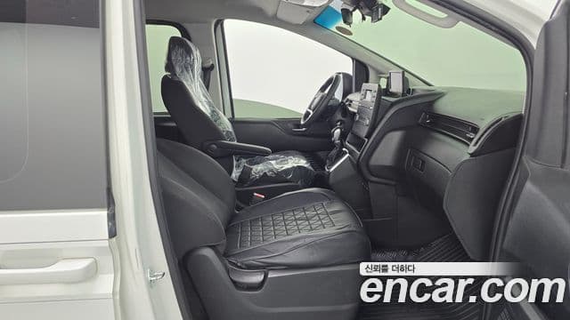 Hyundai Staria Smart, 2023 11