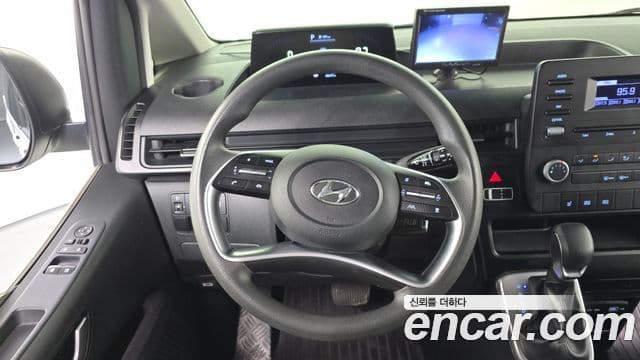 Hyundai Staria Smart, 2023 13