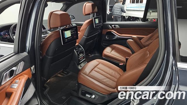 BMW X7 (G07) xDrive 40i M Sport 6인승, 2022 12