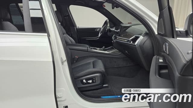 BMW X7 (G07) xDrive 40i M Sport 6인승, 2025 11
