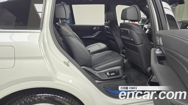 BMW X7 (G07) xDrive 40i M Sport 6인승, 2025 12