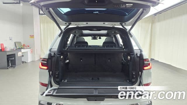 BMW X7 (G07) xDrive 40i M Sport 6인승, 2025 20
