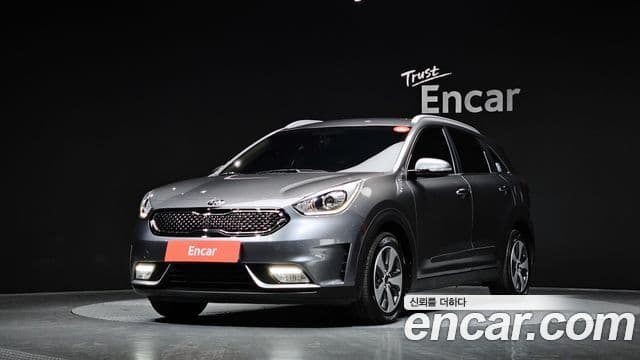 Kia Niro Luxury, 2018 1