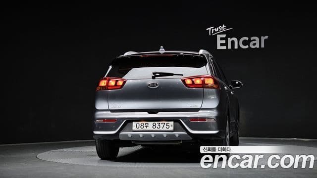 Kia Niro Luxury, 2018 3