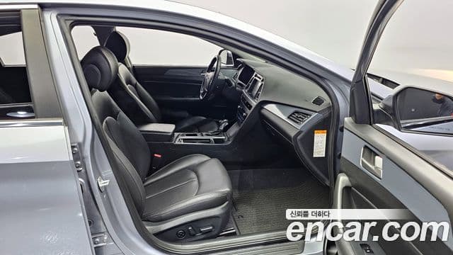 Hyundai LF Sonata гибрид Modern, 2016 11