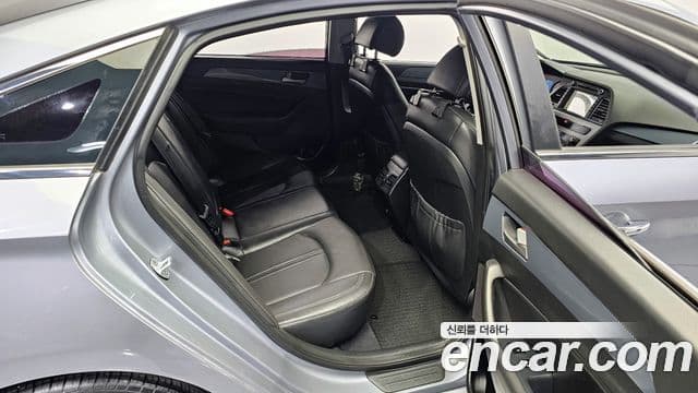 Hyundai LF Sonata гибрид Modern, 2016 12