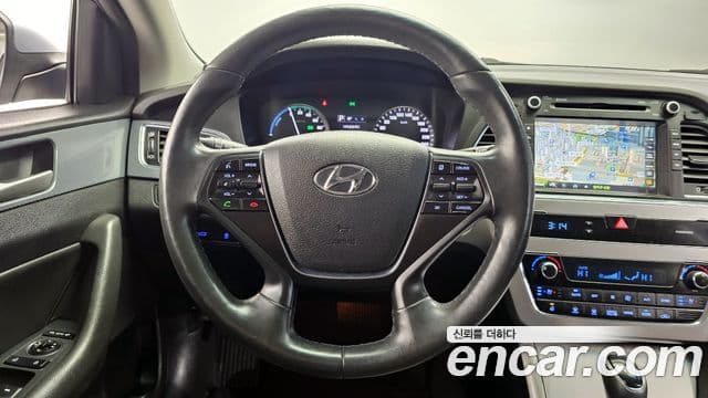 Hyundai LF Sonata гибрид Modern, 2016 13