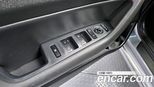 Hyundai LF Sonata гибрид Modern, 2016 19