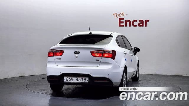 Kia All New Pride Luxury, 2013 4