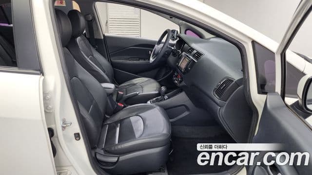 Kia All New Pride Luxury, 2013 13