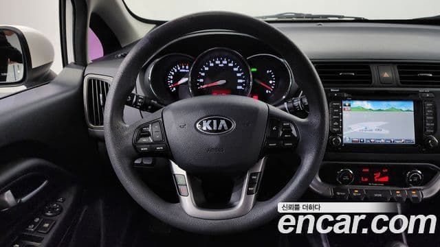 Kia All New Pride Luxury, 2013 15