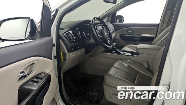 Kia The / новый New Carnival Noblesse, 2019 10