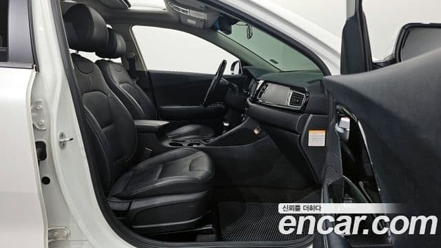 Kia Niro Prestige, 2017 10