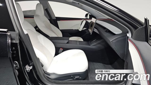 Tesla модель 3, 2025 11