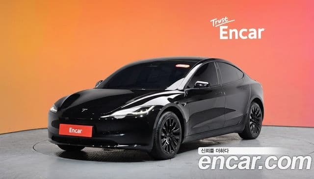 Tesla модель 3, 2025 1