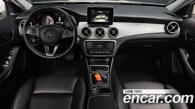 Mercedes-Benz GLA-класс X156 GLA200 d, 2017 7