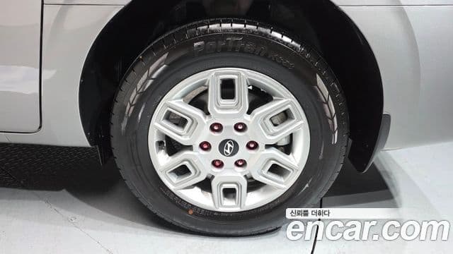 Hyundai Staria Modern, 2025 все фото