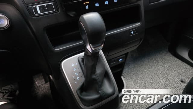 Hyundai Staria Modern, 2025 9