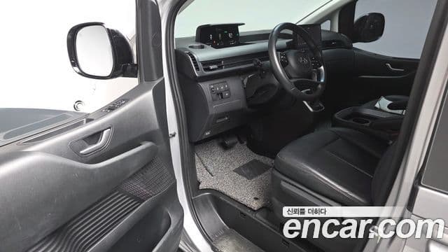 Hyundai Staria Modern, 2025 10