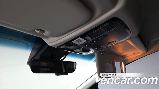 Hyundai Staria Modern, 2025 18