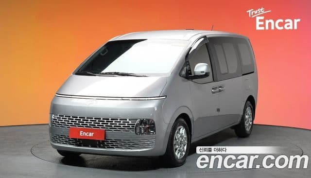 Hyundai Staria Modern, 2025 1