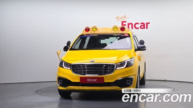 Kia All New Carnival 9인승 Children Escort Vehicle, 2016 3