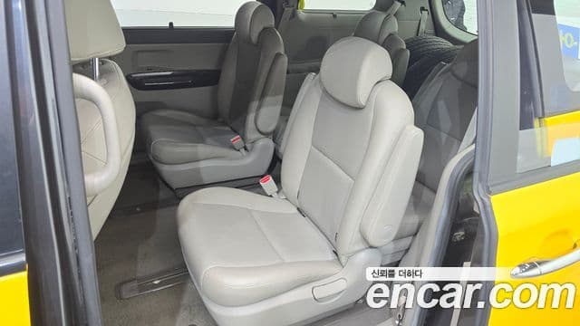Kia All New Carnival 9인승 Children Escort Vehicle, 2016 11