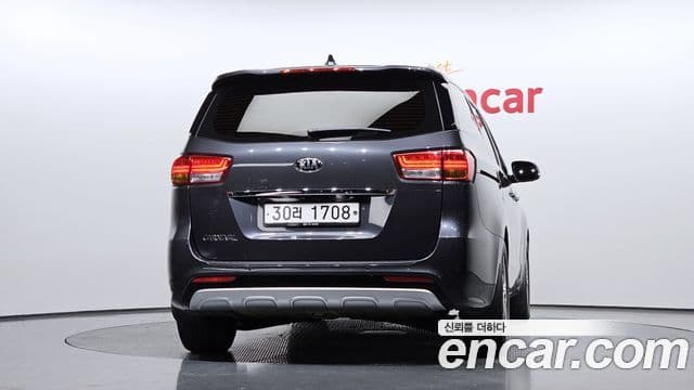 Kia All New Carnival Prestige, 2018 4