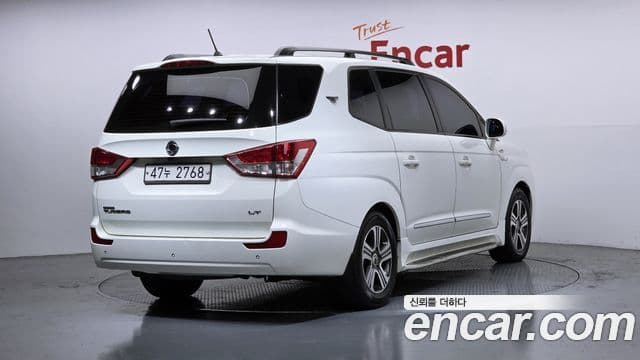 KG모빌리티(SsangYong) Korando 투리스모 4WD 9인승 Adventure 60th Edition, 2015 2