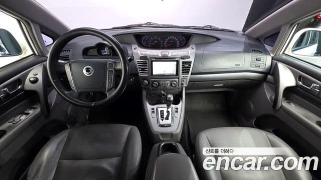 KG모빌리티(SsangYong) Korando 투리스모 4WD 9인승 Adventure 60th Edition, 2015 7